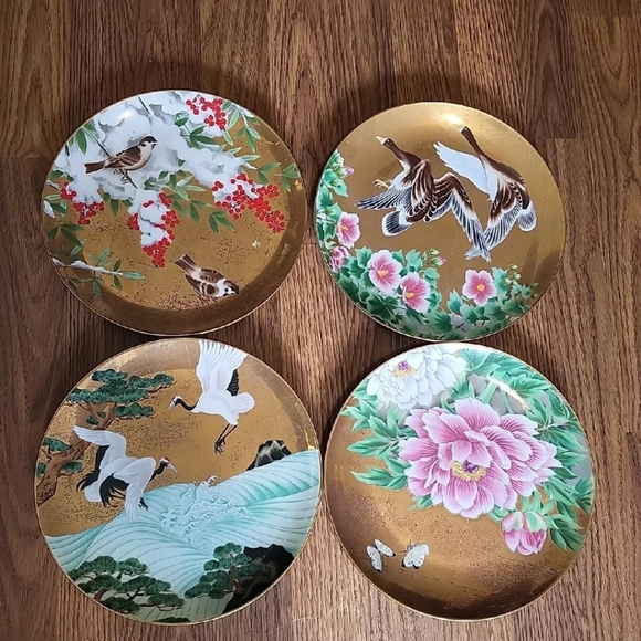 Lot Of 4 Vintage 1984 Japan Display Plates All In Near Mint Condition - Picture 1 of 9